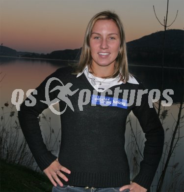 Tennis/Julia Bauregger
P?rtschach, am 24.11.2004.
---
pressefotos, pressefotografie, kuess, qs, qspictures, sport, bild, bilder, bilddatenbank