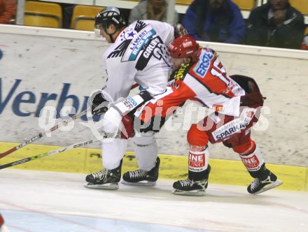Eishockey Bundesliga. KAC EHC Linz. Gerd Gruber (Linz), Paul Schellander (KAC). Klagenfurt, am 8.10.2006.
---
pressefotos, pressefotografie, kuess, qs, qspictures, sport, bild, bilder, bilddatenbank