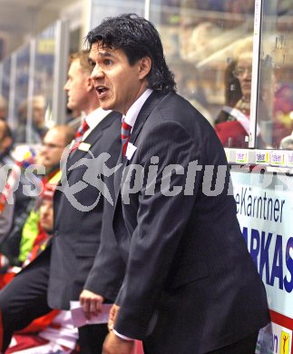 Eishockey Bundesliga. KAC gegen Salzburg. Trainer Many Viveiros. Klagenfurt, am 22.10.2006.
Foto: Kuess
---
pressefotos, pressefotografie, kuess, qs, qspictures, sport, bild, bilder, bilddatenbank