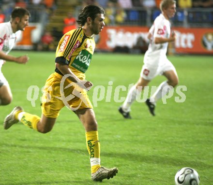 Fussball. Red Zac Liga. FC K?rnten gegen Admira. Edmir-Edo Adilovic (FCK). Klagenfurt, am 18.8.2006.
---
pressefotos, pressefotografie, kuess, qs, qspictures, sport, bild, bilder, bilddatenbank