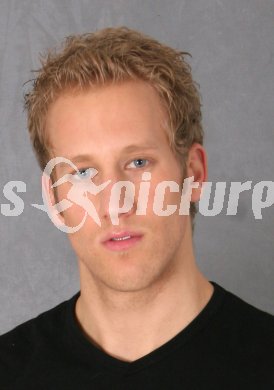 K?rnten Sport. Kelag. Badminton. Michael Trojan. Klagenfurt, am 14.11.2005
---
pressefotos, pressefotografie, kuess, qs, qspictures, sport, bild, bilder, bilddatenbank