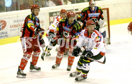 Eishockey Bundesliga. Freundschaftsspiel. KAC gegen Jesenice. Tino Teppert und Many Viveiros. Klagenfurt, am 1.9.2006.
---
pressefotos, pressefotografie, kuess, qs, qspictures, sport, bild, bilder, bilddatenbank