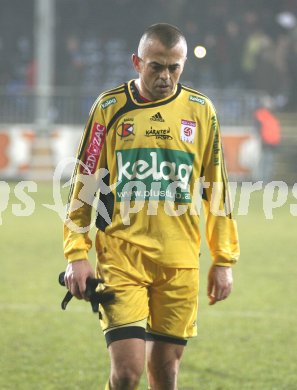 Fussball Red Zac Bundesliga. FC K?rnten gegen Parndorf. Stanko Bubalo (FCK) entt?uscht . Klagenfurt, am 28.11.2006.
Foto: Kuess
---
pressefotos, pressefotografie, kuess, qs, qspictures, sport, bild, bilder, bilddatenbank