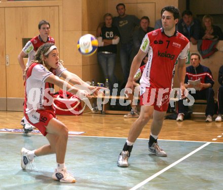 Volleyball Meisterschaftsspiel SK Aich/Dob gegen Hypo VBK.  Bleiburg am 7.10.2006
Fr?hbauer Simon, Adam Simac, Breuss Simon (HYPO). 
---
pressefotos, pressefotografie, kuess, qs, qspictures, sport, bild, bilder, bilddatenbank