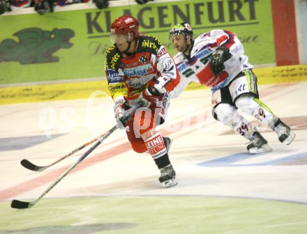 Eishockey Bundesliga. KAC gegen Innsbruck. Thomas M?ller (Innsbruck), Jeremy Rebek (KAC). Klagenfurt, am 5.10.2006.
---
pressefotos, pressefotografie, kuess, qs, qspictures, sport, bild, bilder, bilddatenbank