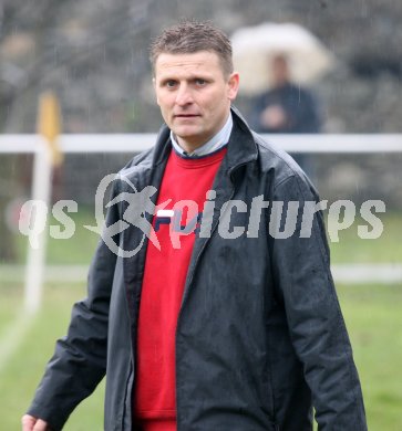 Fussball Unterliga West. Sachsenburg gegen Rothenthurn. Trainer Erich Knaller (Sachsenburg). Sachsenburg, am 31.3.2007.
Foto: Kuess 
---
pressefotos, pressefotografie, kuess, qs, qspictures, sport, bild, bilder, bilddatenbank