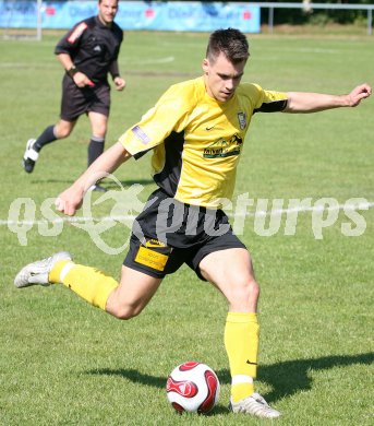 Fussball Unterliga Ost. KAC gegen Reichenau. Ziga Kmetic (Reichenau). Klagenfurt, am 28.4.2007.
Foto: Kuess
---
pressefotos, pressefotografie, kuess, qs, qspictures, sport, bild, bilder, bilddatenbank
