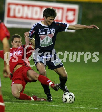 Fussball Regionalliga. Feldkirchen gegen Perg. Alexander Zaiser (Feldkirchen), Jiri Lenko (Perg). Feldkirchen, am 20.4.2007.
Foto: Kuess 
---
pressefotos, pressefotografie, kuess, qs, qspictures, sport, bild, bilder, bilddatenbank