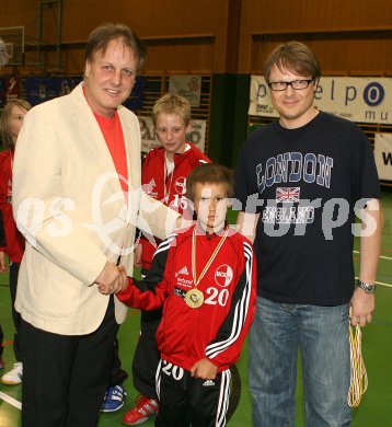 Handball. Meisterehrung U11 HCK 59. Sporstadtrat Steinkellner. Klagenfurt, am 28.4.2007.
Foto: Kuess
---
pressefotos, pressefotografie, kuess, qs, qspictures, sport, bild, bilder, bilddatenbank