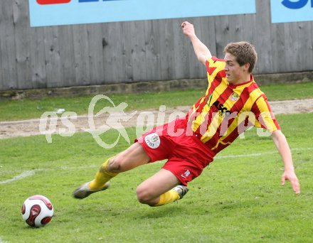 Fussball. K?rntner Liga. ATSV Wolfsberg gegen Lendorf. Florian Rabensteiner (Wolfsberg). Wolfsberg, am 8.4.2007.
Foto: Kuess
---
pressefotos, pressefotografie, kuess, qs, qspictures, sport, bild, bilder, bilddatenbank