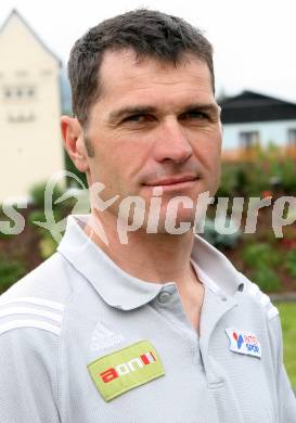 OESV Schidamen. Trainingslager am Klopeinersee. SKI ALPIN - FIS Weltcup, OESV, Technik-Gruppe, Riesentorlauf, Riesenslalom, Slalom, Torlauf, Damen, Pressekonferenz. Technik-Trainer Roman Kneisl (AUT) St. Primus, am 12.6.2007.
Foto: Kuess
---
pressefotos, pressefotografie, kuess, qs, qspictures, sport, bild, bilder, bilddatenbank