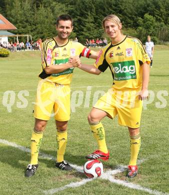Fussball FCK. Verabschiedung von Marc Sand mit Kapitaen Nenad Bjelica. Schiefling, am 23.6.2007.
Foto: Kuess
---
pressefotos, pressefotografie, kuess, qs, qspictures, sport, bild, bilder, bilddatenbank