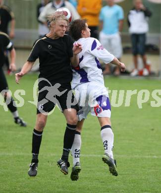 Fussball OEFB Cup. SAK gegen Bleiburg. Tomaz Kreutz (SAK), Martin Podgornik (Bleiburg). Klagenfurt, am 28.7.2007.
Foto: Kuess
---
pressefotos, pressefotografie, kuess, qs, qspictures, sport, bild, bilder, bilddatenbank