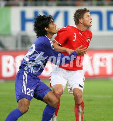 Fussball. Laenderspiel Oesterreich gegen Japan. Sebastian Proedl (Oesterreich), Yuji Nakazawa (Japan). Klagenfurt, am 7.9.2007.
Foto: Kuess
---
pressefotos, pressefotografie, kuess, qs, qspictures, sport, bild, bilder, bilddatenbank