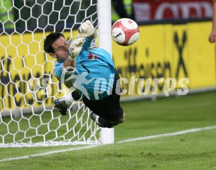Fussball. Laenderspiel Oesterreich gegen Japan. Helge Payer haelt einen Elfmeter (Oesterreich).  Klagenfurt, am 7.9.2007.
Foto: Kuess
---
pressefotos, pressefotografie, kuess, qs, qspictures, sport, bild, bilder, bilddatenbank