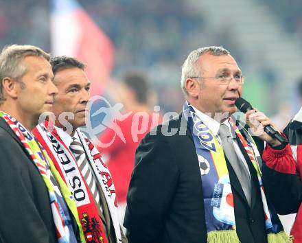 Fussball. Laenderspiel Oesterreich gegen Japan. Eroeffnungsfeier. Staatssekretaer K
Lopatka, Landeshauptmann Joerg Haider, Bundeskanzler Gusenbauer.  Klagenfurt, am 7.9.2007.
Foto: Kuess
---
pressefotos, pressefotografie, kuess, qs, qspictures, sport, bild, bilder, bilddatenbank