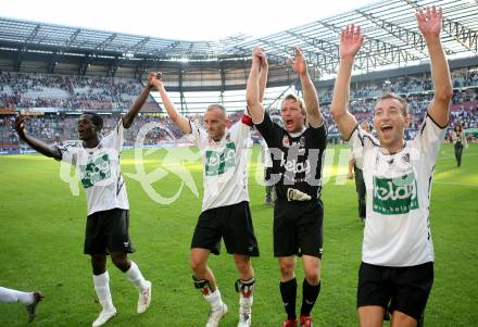 Fussball Bundesliga. SK Austria Kelag Kaernten gegen FK Austria Magna. Jubel Austria Kaernten. Thierry Fidjeu Tazemeta, Adam Ledwon, Andreas Schranz, Manuel Ortlechner. Klagenfurt, am 15.9.2007.
Foto: Kuess
---
pressefotos, pressefotografie, kuess, qs, qspictures, sport, bild, bilder, bilddatenbank