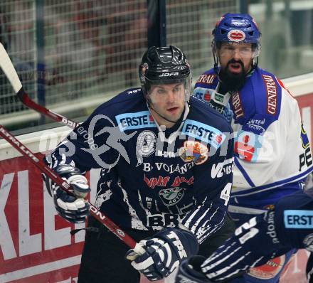 Erste Bank Eishockey Bundesliga. VSV gegen Alba Volan Fetiva. Markus Peintner (VSV), Andreas Horvath (Alba Volan). Villach, am 27.9.2007.
Foto: Kuess
---
pressefotos, pressefotografie, kuess, qs, qspictures, sport, bild, bilder, bilddatenbank