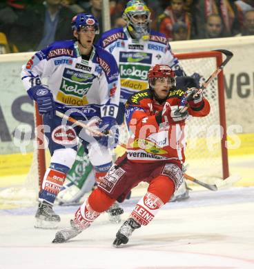 Erste Bank Eishockey Bundesliga. KAC gegen VSV. Christoph Ibounig (KAC), Martin Oraze, Gert Prohaska (VSV). Klagenfurt, am 4.10.2007.
Foto: Kuess
---
pressefotos, pressefotografie, kuess, qs, qspictures, sport, bild, bilder, bilddatenbank