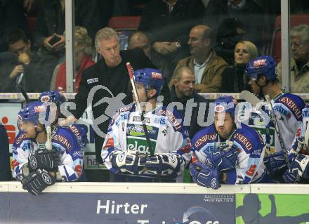 Erste Bank Eishockey Bundesliga. KAC gegen VSV. Spielerbank. Trainer greg Holst (VSV). Klagenfurt, am 4.10.2007.
Foto: Kuess
---
pressefotos, pressefotografie, kuess, qs, qspictures, sport, bild, bilder, bilddatenbank