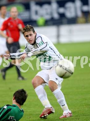 Fussball Bundesliga. SK Austria Kaernten gegen FC Wacker Innsbruck. Zlatko Junuzovic  (Kaernten), Bernd Windisch (Innsbruck). bet at home. Klagenfurt, am 20.10.2007.
Foto: Kuess
---
pressefotos, pressefotografie, kuess, qs, qspictures, sport, bild, bilder, bilddatenbank