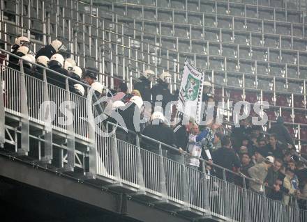 Fussball Bundesliga. T-Mobile. SK Austria Kaernten gegen SK Puntigamer Sturm Graz. Einige Sturm Fans genossen speziellen Schutz (Sturm). Klagenfurt, am 3.11.2007.
Foto: Kuess
---
pressefotos, pressefotografie, kuess, qs, qspictures, sport, bild, bilder, bilddatenbank