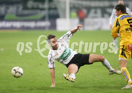 Fussball Bundesliga. T-Mobile. SK Austria Kaernten gegen SK Puntigamer Sturm Graz. Gernot Plassnegger (Kaernten), Mark Prettenthaler (Sturm). Klagenfurt, am 3.11.2007.
Foto: Kuess
---
pressefotos, pressefotografie, kuess, qs, qspictures, sport, bild, bilder, bilddatenbank