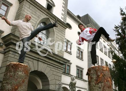 Kickboxen. Weltmeisterschaft. Gerald Zimmermann, Bernhard Sussitz. Klagenfurt, am 23.11.2007.
Foto: Kuess
---
pressefotos, pressefotografie, kuess, qs, qspictures, sport, bild, bilder, bilddatenbank
