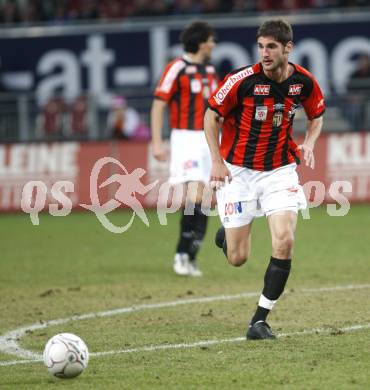Fussball T-Mobile Bundesliga. SK Austria Kaernten gegen LASK. Niklas Hoheneder (LASK). Klagenfurt, am 29.3.2008.

Copyright Kuess

---
pressefotos, pressefotografie, kuess, qs, qspictures, sport, bild, bilder, bilddatenbank