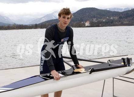 Rudern. Florian Berg (RV Nautilus). Klagenfurt, am 9.4.2008
Copyright Kuess

---
pressefotos, pressefotografie, kuess, qs, qspictures, sport, bild, bilder, bilddatenbank