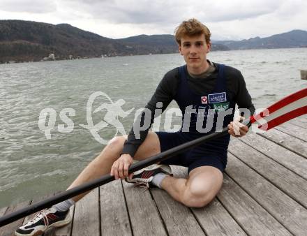 Rudern. Florian Berg (RV Nautilus). Klagenfurt, am 9.4.2008
Copyright Kuess

---
pressefotos, pressefotografie, kuess, qs, qspictures, sport, bild, bilder, bilddatenbank