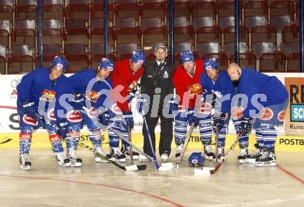 Eishockey Bundesliga. Trainingsbeginn VSV. Stefan Bacher, Nikolas Petrik, Benjamin Petrik, Co-Trainer Markus Kerschbaumer, Guenther Lanzinger, Wolfgang Kromp, Markus Peintner. Villach, 4.8.2008.
Foto: Kuess
---
pressefotos, pressefotografie, kuess, qs, qspictures, sport, bild, bilder, bilddatenbank