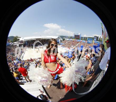 Beachvolleyball. Grand Slam 2008. Fans. Klagenfurt, 1.8.2008.
Copyright Kuess

---
pressefotos, pressefotografie, kuess, qs, qspictures, sport, bild, bilder, bilddatenbank