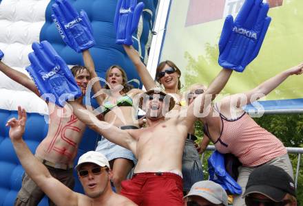 Beachvolleyball. Grand Slam 2008. Fans. Klagenfurt, 31.7.2008.
Copyright Kuess

---
pressefotos, pressefotografie, kuess, qs, qspictures, sport, bild, bilder, bilddatenbank