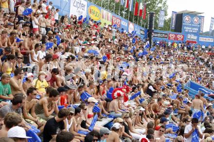 Beachvolleyball. Grand Slam 2008. Fans. Klagenfurt, 31.7.2008.
Copyright Kuess

---
pressefotos, pressefotografie, kuess, qs, qspictures, sport, bild, bilder, bilddatenbank