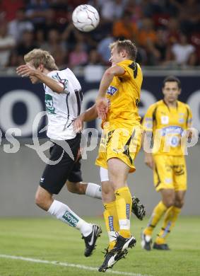 Fussball tipp3 Bundesliga. SK Austria Kaernten gegen SK Sturm Graz. Weber Manuel (Kaernten), Sonnleitner Mario (Graz). Klagenfurt, 6.8.2008
Copyright Kuess

---
pressefotos, pressefotografie, kuess, qs, qspictures, sport, bild, bilder, bilddatenbank