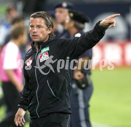 Fussball tipp3 Bundesliga. SK Austria Kaernten gegen SK Sturm Graz. Trainer Frenkie Schinkels (Kaernten). Klagenfurt, am 6.8.2008.
Foto: Kuess

---
pressefotos, pressefotografie, kuess, qs, qspictures, sport, bild, bilder, bilddatenbank