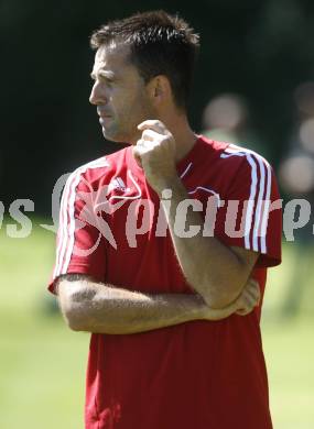 Fussball Kaerntner Liga.ATUS Ferlach gegen SVG Bleiburg. Trainer Dusan Kosic (Ferlach).Ferlach, am 9.8.2008.
Foto: Kuess

---
pressefotos, pressefotografie, kuess, qs, qspictures, sport, bild, bilder, bilddatenbank