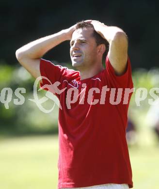 Fussball Kaerntner Liga.ATUS Ferlach gegen SVG Bleiburg. Trainer Dusan Kosic (Ferlach).Ferlach, am 9.8.2008.
Foto: Kuess

---
pressefotos, pressefotografie, kuess, qs, qspictures, sport, bild, bilder, bilddatenbank