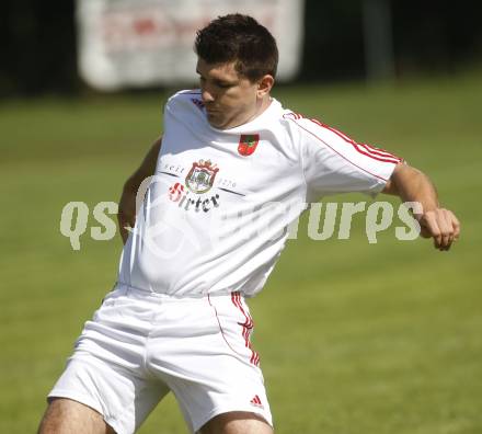 Fussball Kaerntner Liga.ATUS Ferlach gegen SVG Bleiburg. Adnan Bajric (Ferlach).Ferlach, am 9.8.2008.
Foto: Kuess

---
pressefotos, pressefotografie, kuess, qs, qspictures, sport, bild, bilder, bilddatenbank