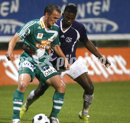 Fussball. OEFB Cup. FC Kaernten gegen SK Rapid Wien. Makanda Christian Mpaka (FCK), Erwin Hoffer (Rapid). Klagenfurt, am 15.8.2008.
Foto: Kuess
---
pressefotos, pressefotografie, kuess, qs, qspictures, sport, bild, bilder, bilddatenbank
