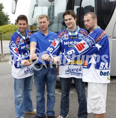 Eishockey. VSV. Pressekonferenz. Dan Cavanaugh, Rob Sandrock, Jonathan Ferland, Justin Mapletoft. Villach, 20.8.2008.
Foto: Kuess
---
pressefotos, pressefotografie, kuess, qs, qspictures, sport, bild, bilder, bilddatenbank