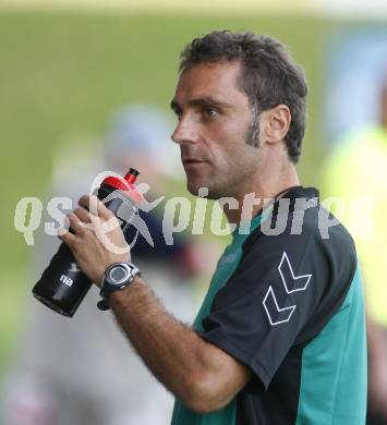 Fussball. Regionalliga. SV Feldkirchen gegen TSV Sparkasse Hartberg. Trainer Klaus Rohseano (Feldkirchen). Feldkirchen, am 22.8.2008.
Foto: Kuess

---
pressefotos, pressefotografie, kuess, qs, qspictures, sport, bild, bilder, bilddatenbank