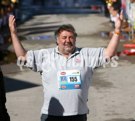 Halbmarathon. Kaernten laeuft. Zieleinlauf. Werner Grissmann. Klagenfurt, 24.8.2008
Foto: Kuess

---
pressefotos, pressefotografie, kuess, qs, qspictures, sport, bild, bilder, bilddatenbank