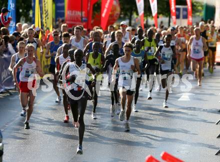 Halbmarathon. Kaernten laeuft. Start. Velden, 24.8.2008
Copyright Kuess

---
pressefotos, pressefotografie, kuess, qs, qspictures, sport, bild, bilder, bilddatenbank