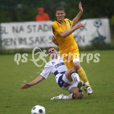 Fussball Regionalliga. SAK gegen SK Sturm Graz Amateure. Rudi Schoenherr (SAK), Juergen Prutsch (Sturm). Klagenfurt, am 22.8.2008.
Foto: Kuess 
---
pressefotos, pressefotografie, kuess, qs, qspictures, sport, bild, bilder, bilddatenbank