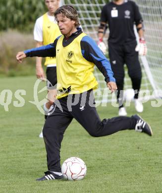 Fussball tipp3 Bundesliga. Training SK Austria Kaernten. Trainer Frenkie Schinkels. Moosburg, am 26.8.2008.
Foto: Kuess
---
pressefotos, pressefotografie, kuess, qs, qspictures, sport, bild, bilder, bilddatenbank
