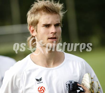 Fussball tipp3 Bundesliga. Training SK Austria Kaernten. Manuel Weber. Moosburg, am 26.8.2008.
Foto: Kuess
---
pressefotos, pressefotografie, kuess, qs, qspictures, sport, bild, bilder, bilddatenbank