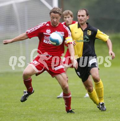 Fussball Unterliga Ost. Reichenau gegen St. Michael/Bl. Miroslav Markelic (Reichenau), Juergen Michael Krewalder (St. Michael). Reichenau, am 23.8.2008.
Foto: Kuess
---
pressefotos, pressefotografie, kuess, qs, qspictures, sport, bild, bilder, bilddatenbank