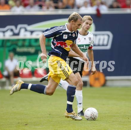 Fussball. Tipp3 Bundesliga. SK Kelag Kaernten gegen Red Bull Salzburg. Weber Manuel (Kaernten),  Zickler Alexander (Salzburg). Klagenfurt, 31.8.2008
Foto: Kuess

---
pressefotos, pressefotografie, kuess, qs, qspictures, sport, bild, bilder, bilddatenbank